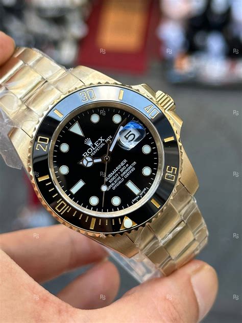 corona di carica rolex submariner|Rolex Submariner Date in Oyster, 41 mm, yellow gold.